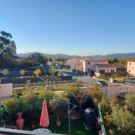 Spacieux Et Confortable Pres De Saint Tropez! 5mns A Pied!s Apartment