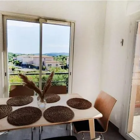 Spacieux Et Confortable Pres De Saint Tropez! 5mns A Pied!s * Grimaud