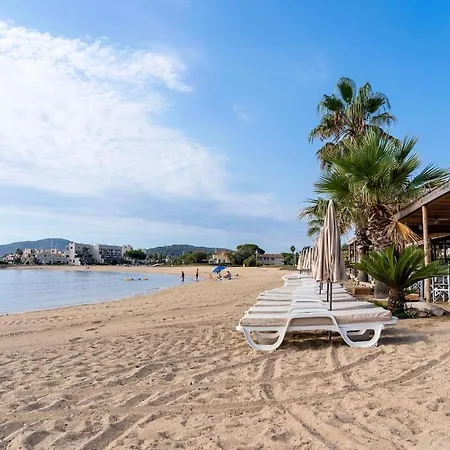 Spacieux Et Confortable Pres De Saint Tropez! 5mns A Pied!s Apartment Grimaud